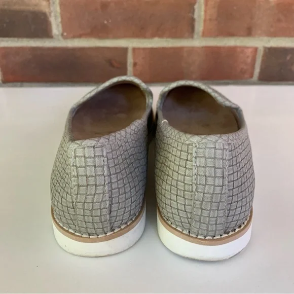 WHITE MOUNTAIN Women's Denny Grey Slip On Loafers Flats Size US 6 M - Picture 9 of 9